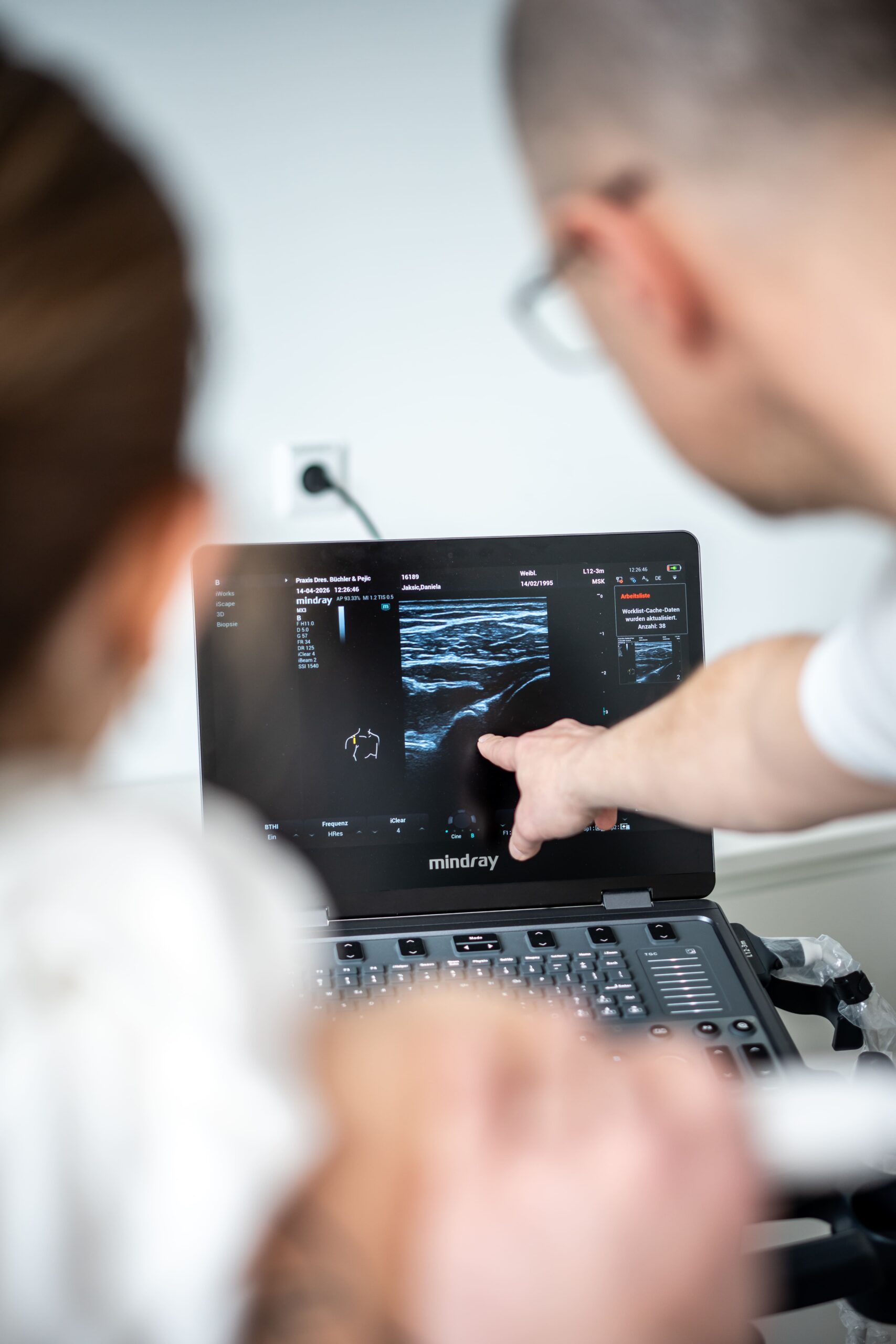 Ultraschall-Diagnostik bei Kniearthrose – Orthopädie Wiesloch